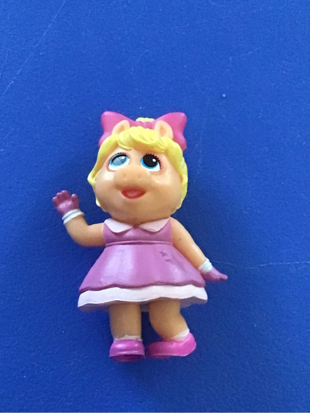 Disney Junior Miss Piggy figure
